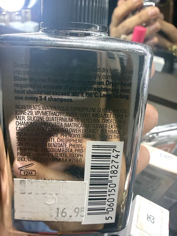 Fotografía de la lista de ingredientes de Color Wow Dream Coat Extra Strength (anti-frizz spray)